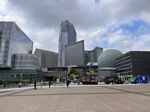 attractions Ruta Bourne - Grande Arche de la Défense Puteaux