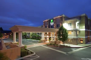 Holiday Inn Express & Suites Livermore, an IHG Hotel image