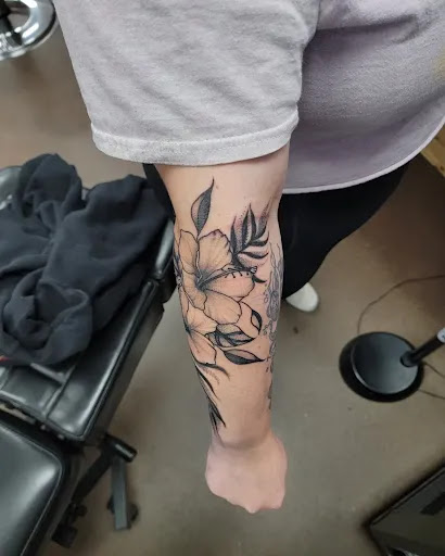 Tattoo Shop «Bayou City Body Shop Tattoo Studio», reviews and photos, 4025 Hwy 6 N #105b, Houston, TX 77084, USA