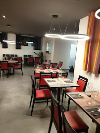 Atmosphère du Restaurant La Table de Mai Ly à Ille-sur-Têt - n°2