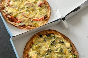 Luigi Pizza Taxi image