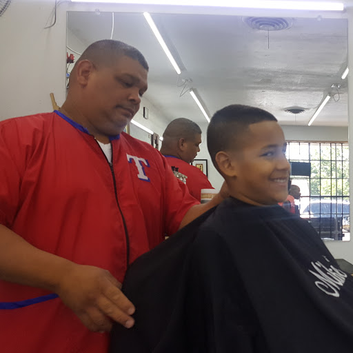 Barber Shop «Scissor Hands Barbershop», reviews and photos, 2420 W Clarendon Dr, Dallas, TX 75211, USA