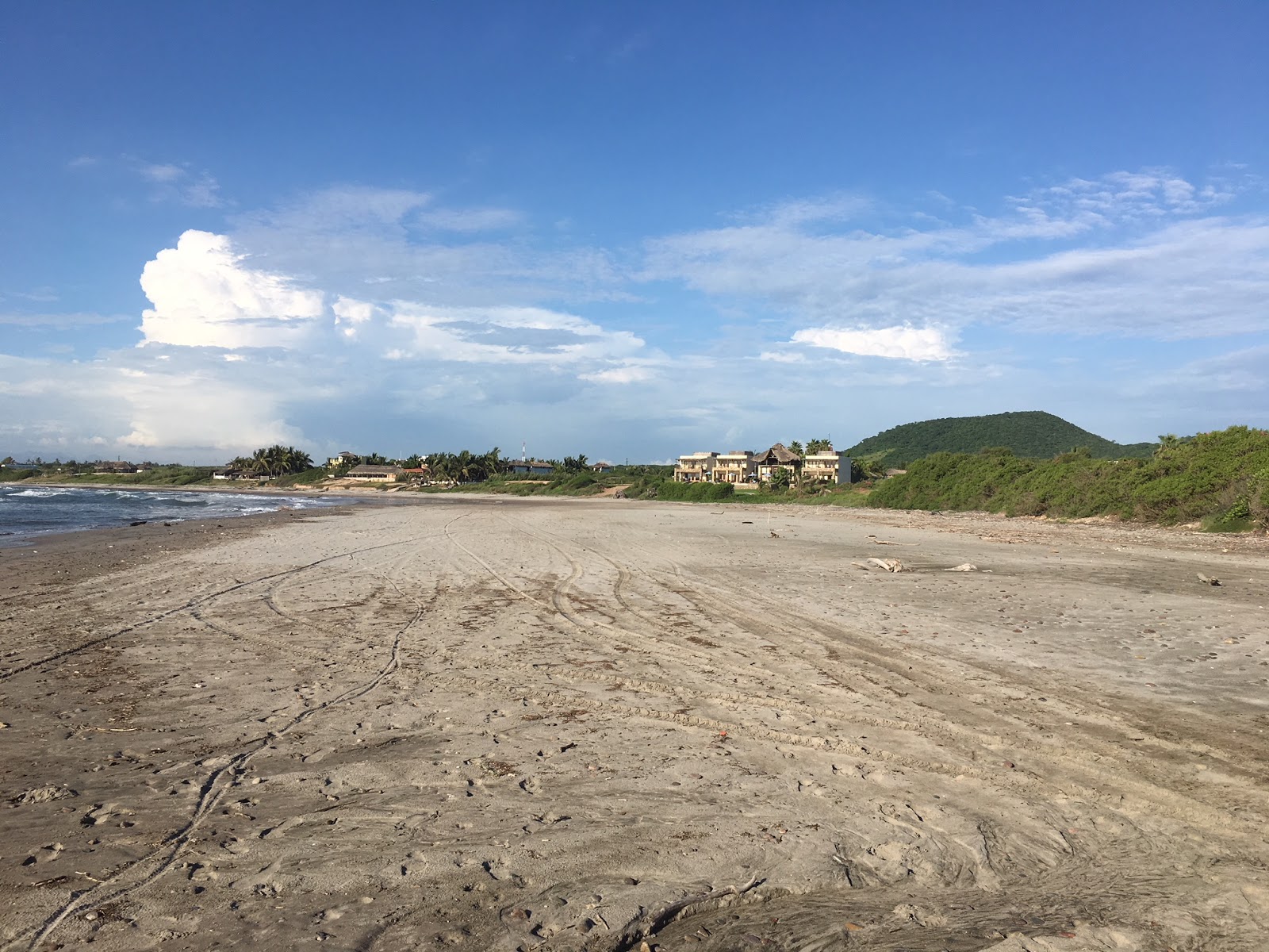 Foto di Celestino beach con dritto e lungo