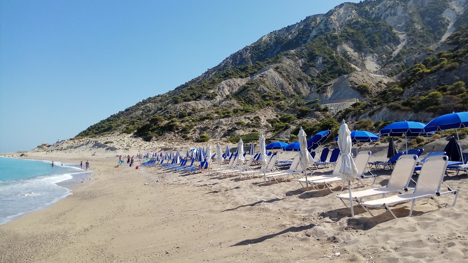 Foto af Gialos beach faciliteter område