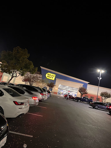 Electronics Store «Best Buy», reviews and photos, 655 W Herndon Ave, Clovis, CA 93612, USA