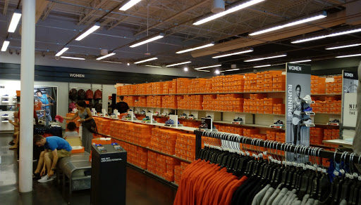 Department Store «Nordstrom Rack Shelbyville Road Plaza», reviews and photos, 4600 Shelbyville Rd, Louisville, KY 40207, USA