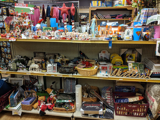 Gift Shop «Shady Maple Gift Shop», reviews and photos, 129 Toddy Dr, East Earl, PA 17519, USA