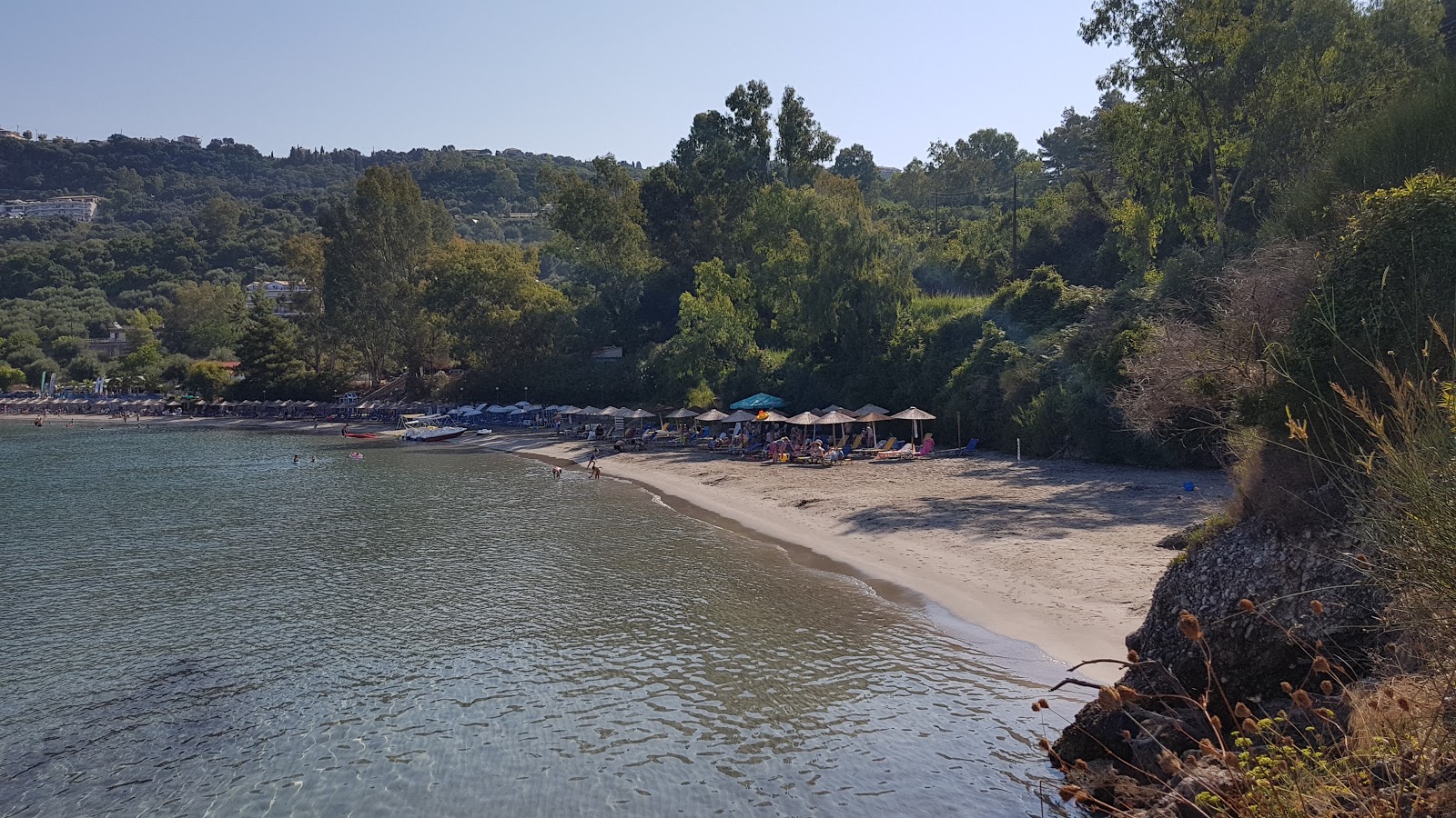 Photo de Arilla beach situé dans une zone naturelle