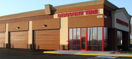 Tire Shop «Discount Tire Store - Gallatin, TN», reviews and photos, 1315 Nashville Pike, Gallatin, TN 37066, USA