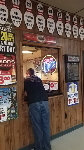 Bowling Alley «Milford Bowling Lanes Inc», reviews and photos, 809 Dupont Blvd, Milford, DE 19963, USA