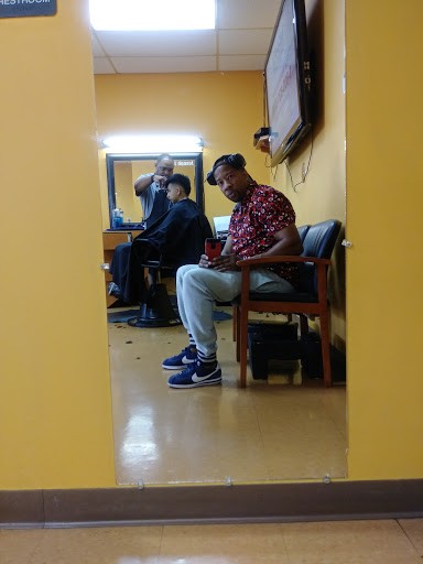 Barber Shop «Fresh Cutz», reviews and photos, 2176 1st Capitol Dr, St Charles, MO 63301, USA