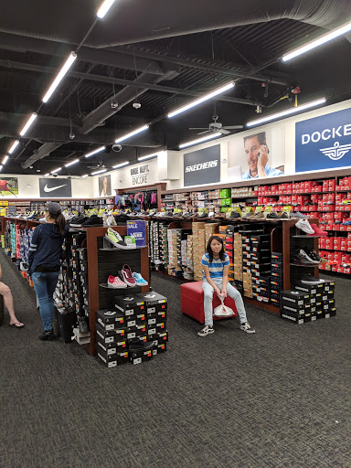Shoe Store «Shoe Dept. Encore», reviews and photos, 4300 Meadows Ln #1600, Las Vegas, NV 89107, USA
