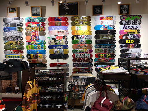 Skateboard shop | instant Odaiba store