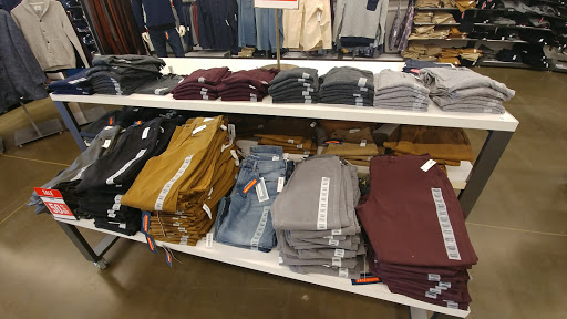 Clothing Store «Old Navy», reviews and photos, 45215 Worth Ave, California, MD 20619, USA