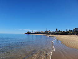 Christies Beach'in fotoğrafı dağlarla çevrili