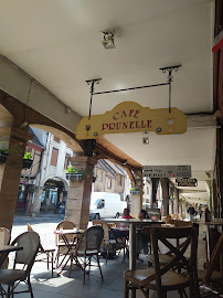 Atmosphère du Restaurant Café Prunelle à Louhans - n°1