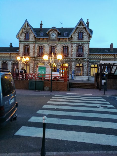 porte bonheur de la gare à Saint-Gratien (Val-d'Oise 95)