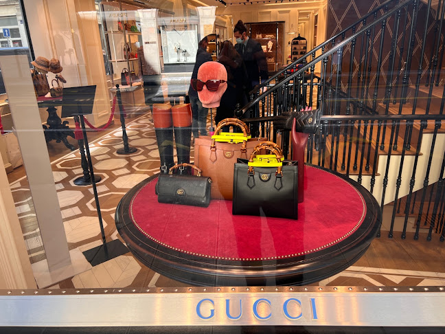 Rezensionen über Gucci in Genf - Bekleidungsgeschäft