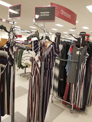 Department Store «T.J. Maxx and HomeGoods», reviews and photos, 7349 Lemont Rd, Downers Grove, IL 60516, USA