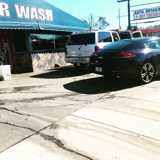 Pasadena Car Wash en St. Petersburg