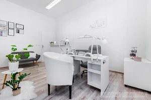 Aivlis beauty salon image