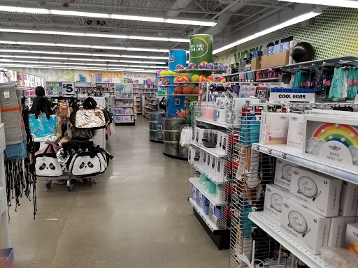 Variety Store «Five Below», reviews and photos, 266 Daniel Webster Hwy, Nashua, NH 03060, USA