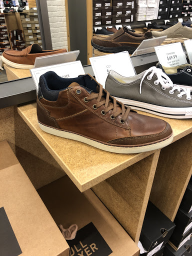 Shoe Store «DSW Designer Shoe Warehouse», reviews and photos, 25 Hazard Ave, Enfield, CT 06082, USA