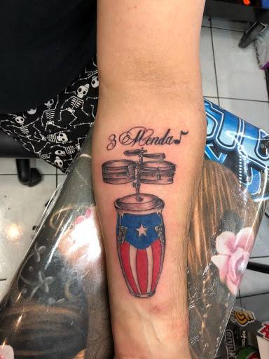 Tattoo Shop «Wildlife Tattoo», reviews and photos, 7149 Winnetka Ave, Winnetka, CA 91306, USA