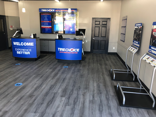 Auto Repair Shop «Autotire», reviews and photos, 85 Hilltop Village Center Dr, Eureka, MO 63025, USA