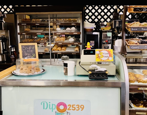 Donut Shop «Dippin Donuts», reviews and photos, 241 Edgartown-Vineyard Haven Rd, Edgartown, MA 02539, USA