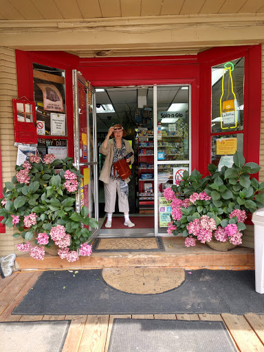 General Store «Skamania General Store & Beacon Rock Cafe», reviews and photos, 33001 WA-14, Stevenson, WA 98648, USA
