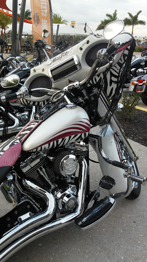 Motorcycle Dealer «Six Bends Harley-Davidson», reviews and photos, 9501 Thunder Rd, Fort Myers, FL 33913, USA