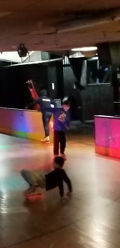 Sporting Goods Store «Hyde Park Roller Magic», reviews and photos, 4178 Albany Post Rd, Hyde Park, NY 12538, USA