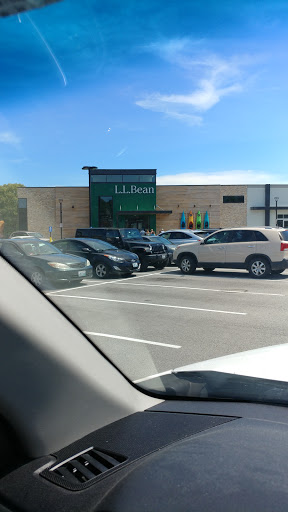 Clothing Store «L.L. Bean», reviews and photos, 200 Hillside Rd, Cranston, RI 02920, USA