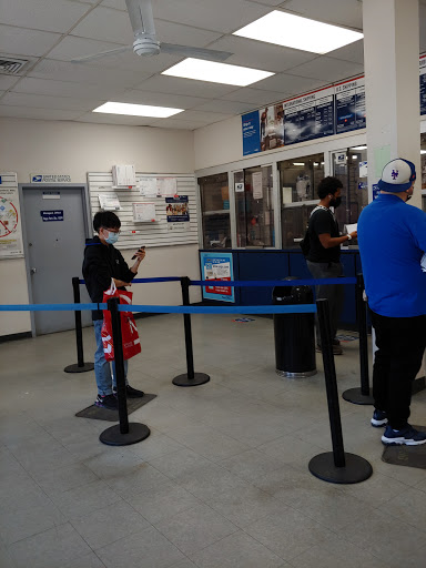 Post Office «United States Postal Service», reviews and photos, 9224 Queens Blvd, Rego Park, NY 11374, USA