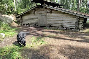 Vähä-Riutta Lean-to Shelter and Campfire Site image