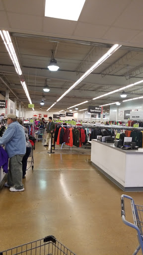 Department Store «Boston Store Clearance Center», reviews and photos, 5659 S 27th St, Milwaukee, WI 53221, USA