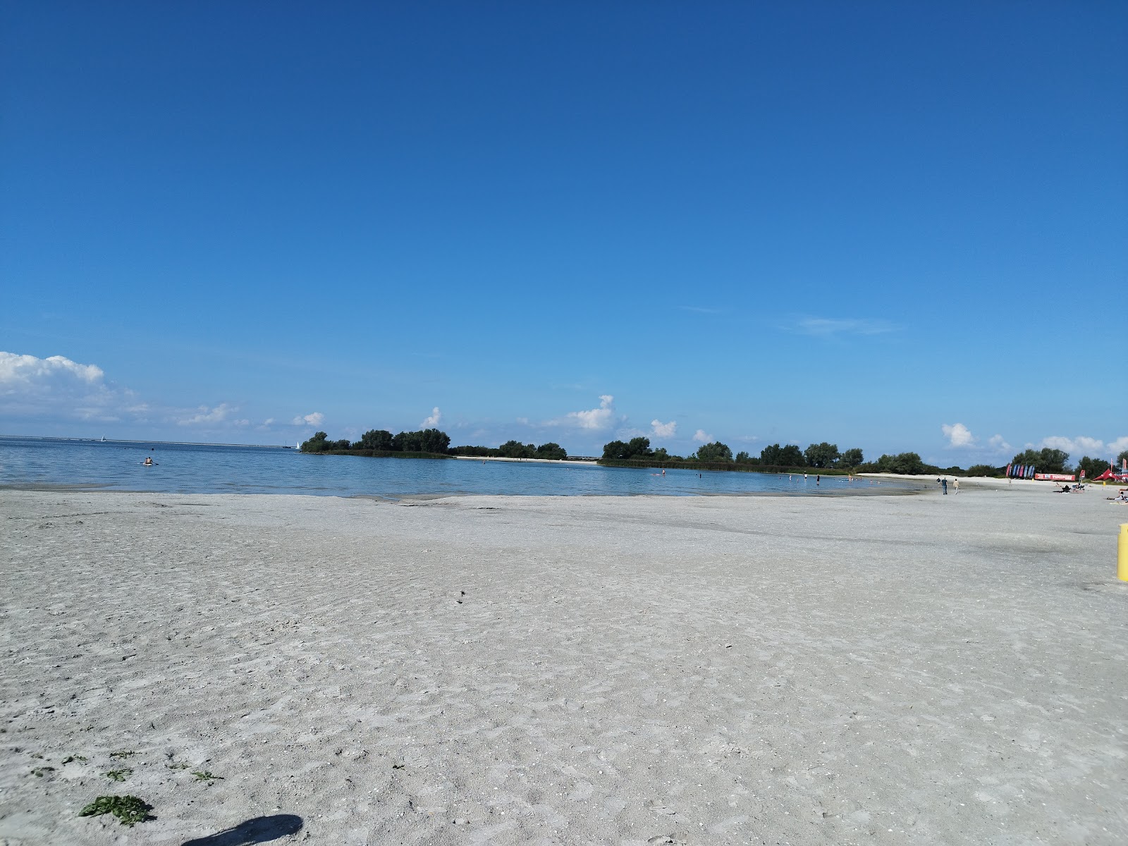 Foto von Makkum Beach - empfohlen für Familienreisende mit Kindern