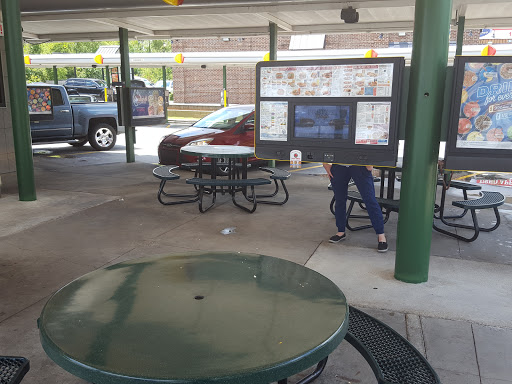 Fast Food Restaurant «Sonic Drive-In», reviews and photos, 6173 US-90, Milton, FL 32570, USA