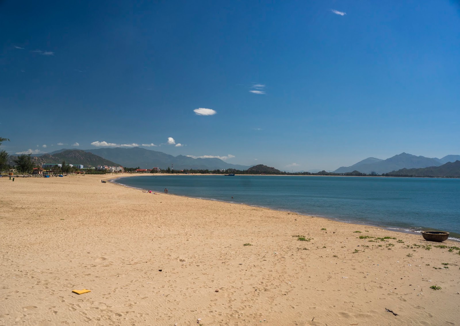 Zdjęcie Phan Rang Beach z powierzchnią jasny piasek