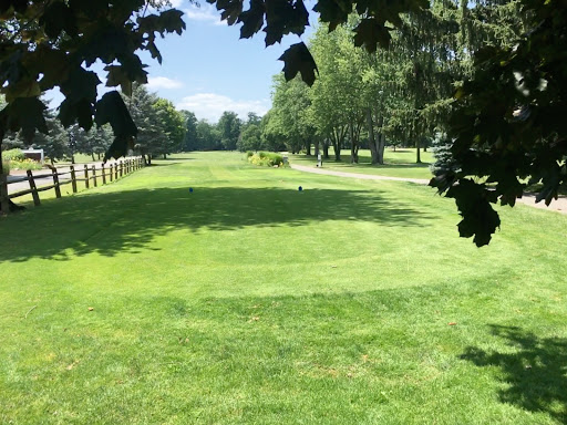 Golf Club «Pines Golf Club & Restaurant», reviews and photos, 1319 N Millborne Rd, Orrville, OH 44667, USA