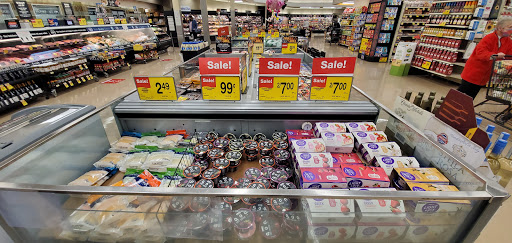 Grocery Store «Jewel-Osco», reviews and photos, 20 Biesterfield Rd, Elk Grove Village, IL 60007, USA