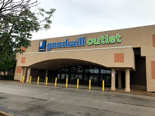 Thrift Store «Goodwill Outlet Center Bridgeton», reviews and photos