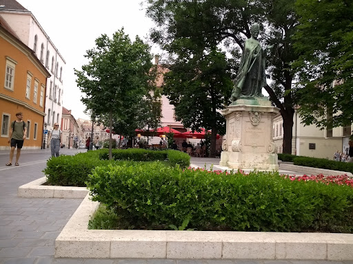 Hess András tér