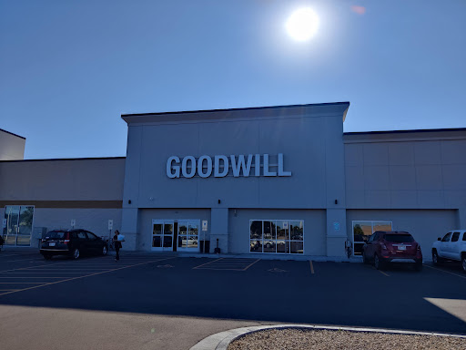 Thrift Store «Goodwill - Hudson», reviews and photos, 1621 Coulee Rd, Hudson, WI 54016, USA