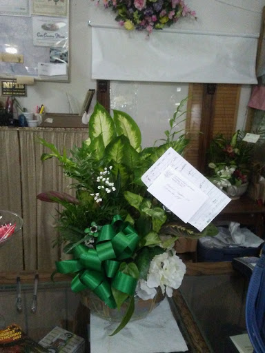 Florist «Cuts Creative Florist», reviews and photos, 1701 Orange Ave NE, Roanoke, VA 24012, USA