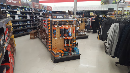 Home Improvement Store «Tractor Supply Co.», reviews and photos, 1715 W Oaklawn Rd a, Pleasanton, TX 78064, USA