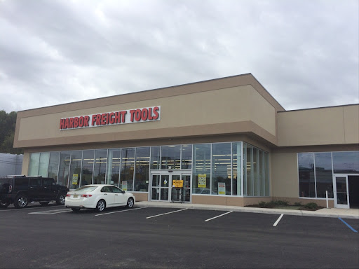 Hardware Store «Harbor Freight Tools», reviews and photos, 65 NJ-17, Hasbrouck Heights, NJ 07604, USA