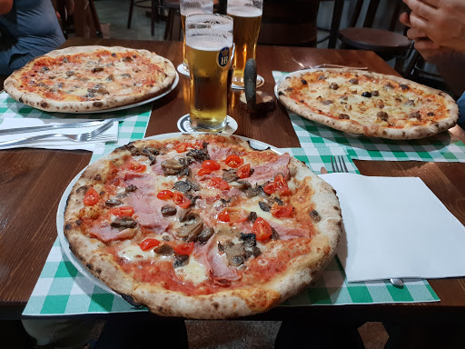 Menhir Pub Pizzeria in SantAntioco, Provincia del Sud Sardegna