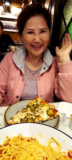 Little Tonis Restaurant image